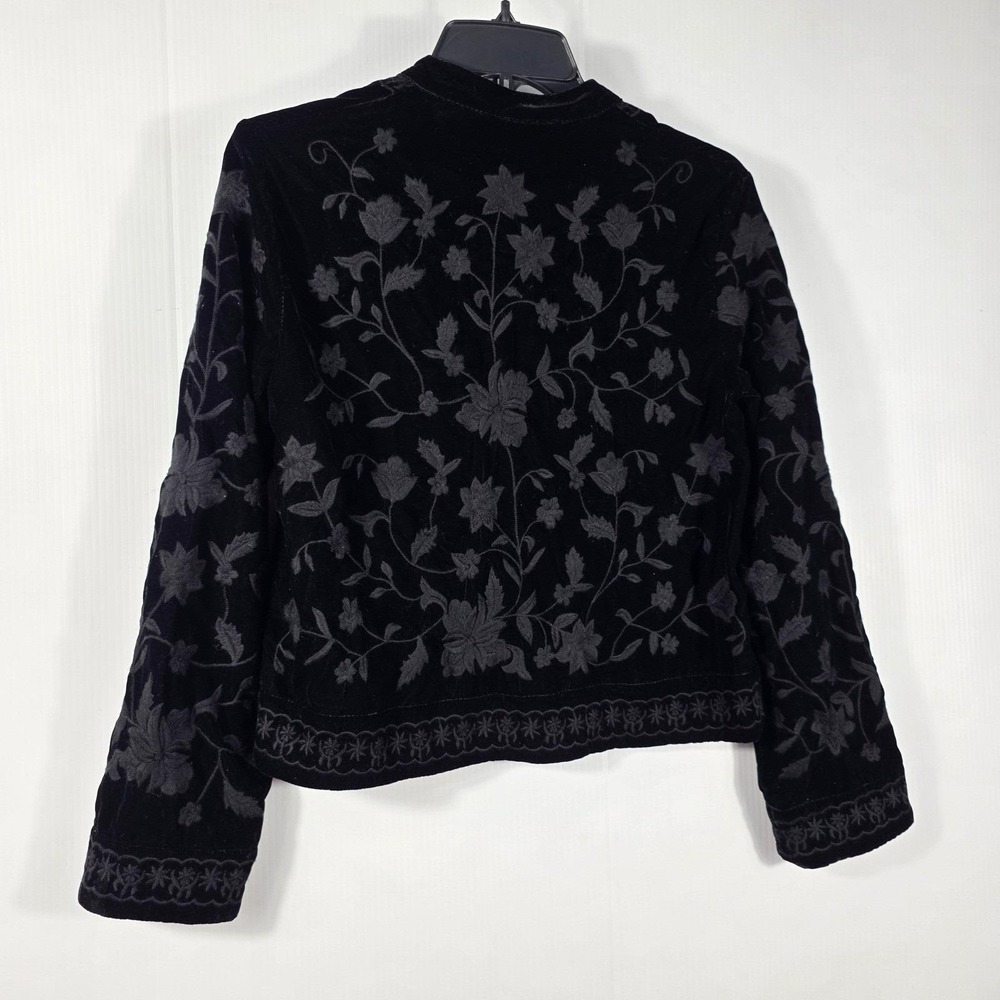 Zara Black Velvet Floral Embroidered Button Up Cropped Jacket Womens Size S - Picture 3 of 8